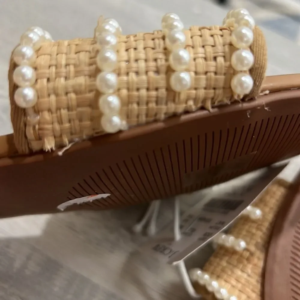 J. Crew Factory pearl slides size 10 NWT but flawed